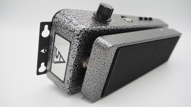 wah pedal mounting plate from front